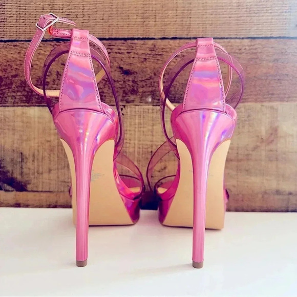 NWOT Guess Metallic Strappy Sandals - Picture 5 of 7